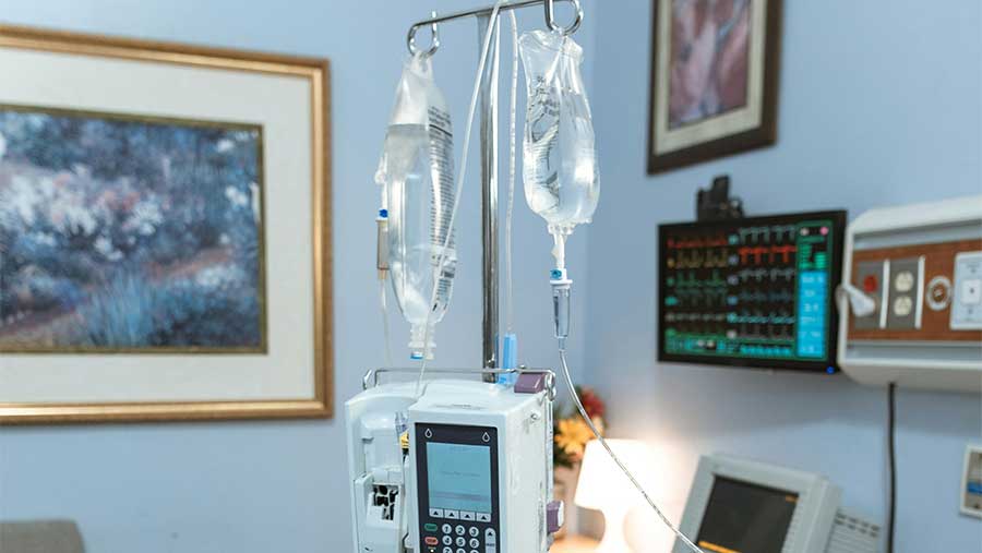 Как происходит введение витаминов через капельницу? В клиниках «АндроМеда» Как происходит введение витаминов через капельницу? В клиниках «АндроМеда»