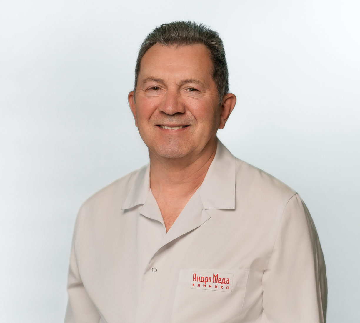 Левашов Игорь Борисович Мануальный терапевт клиника АндроМеда СПб 